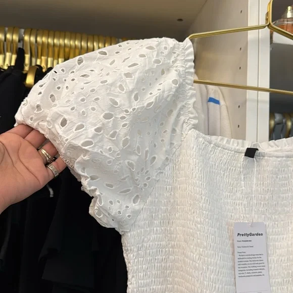 Elegant White Lace Maxi Dress - Picture 9 of 12